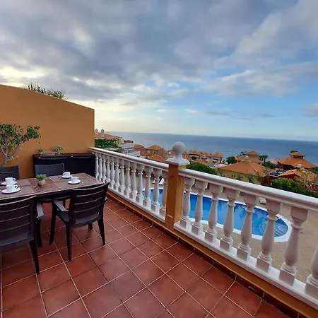 Vista Al Oceano, 2 Plantas, 3 Dormitorios. Apartment